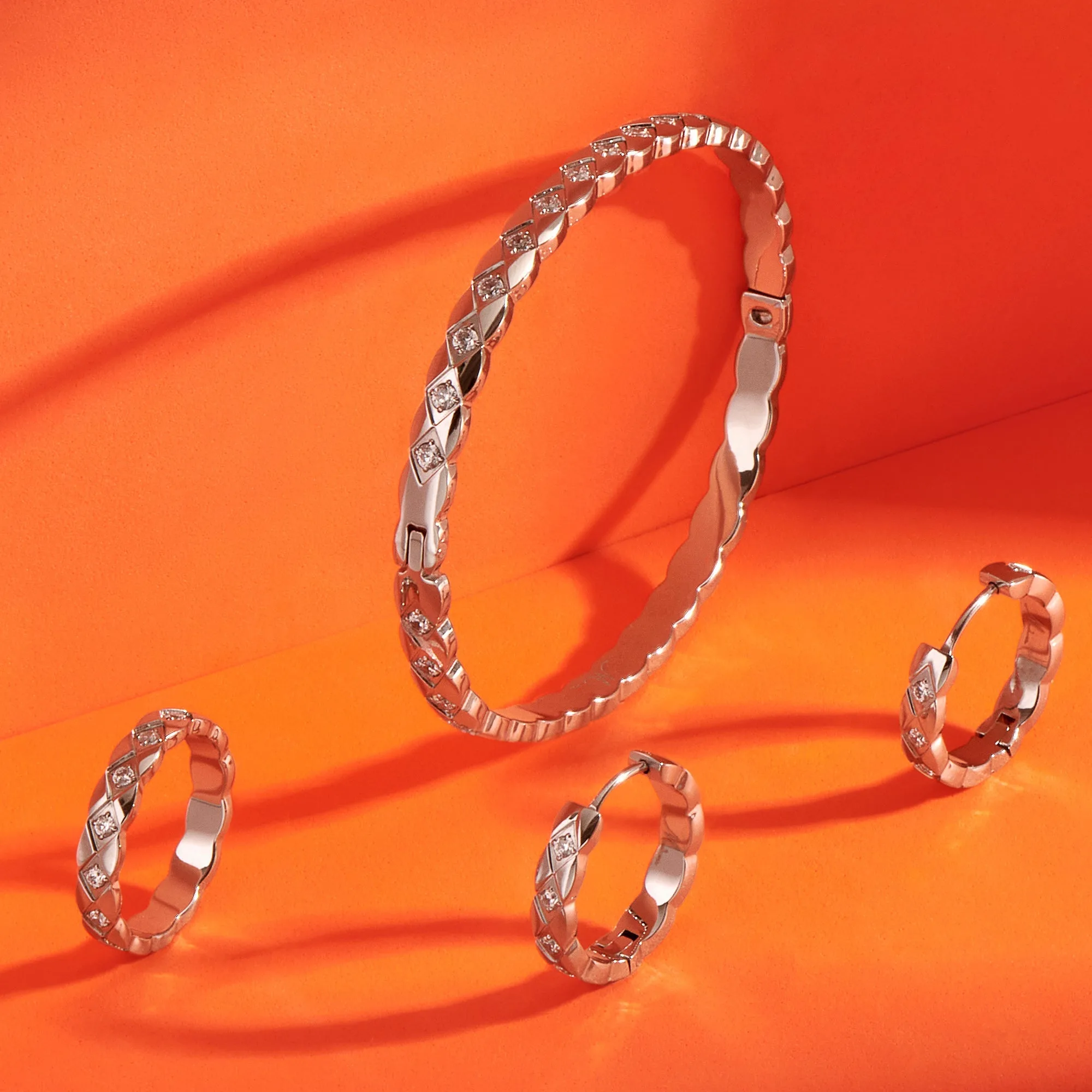 boucles huggie Bordeaux élégantes