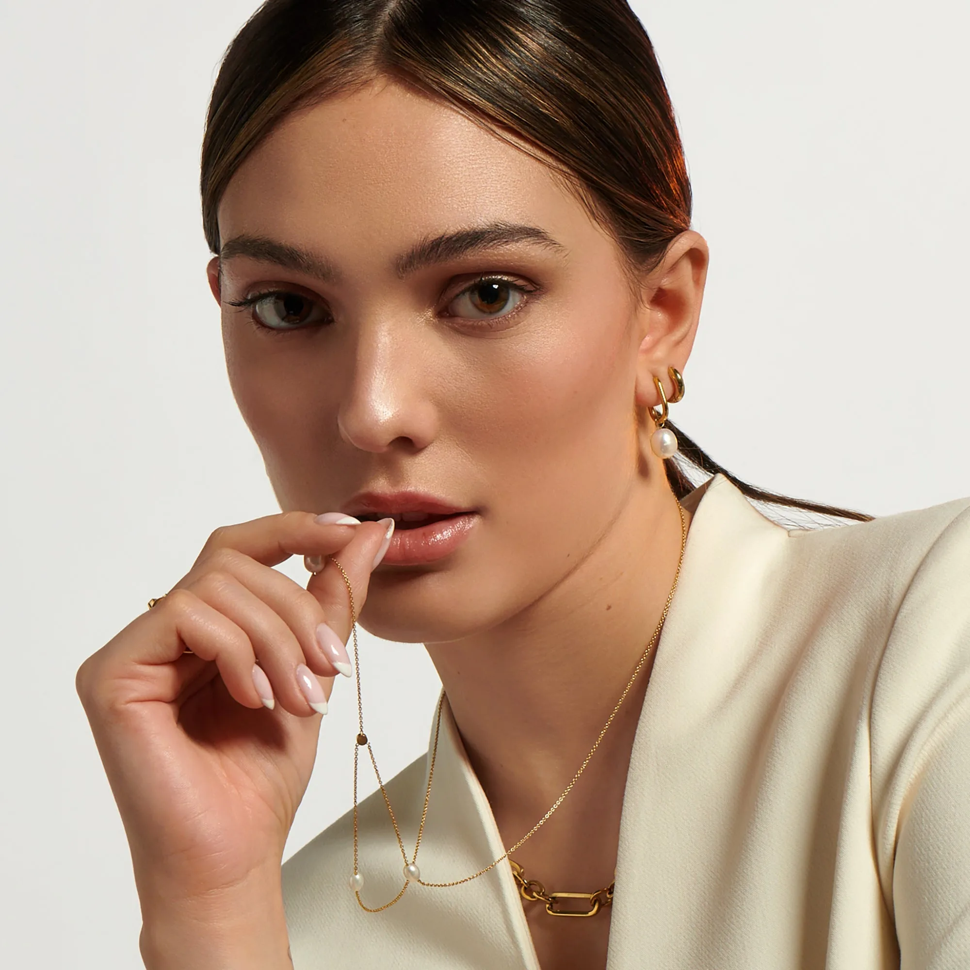 Huggie earrings en perles d'opale