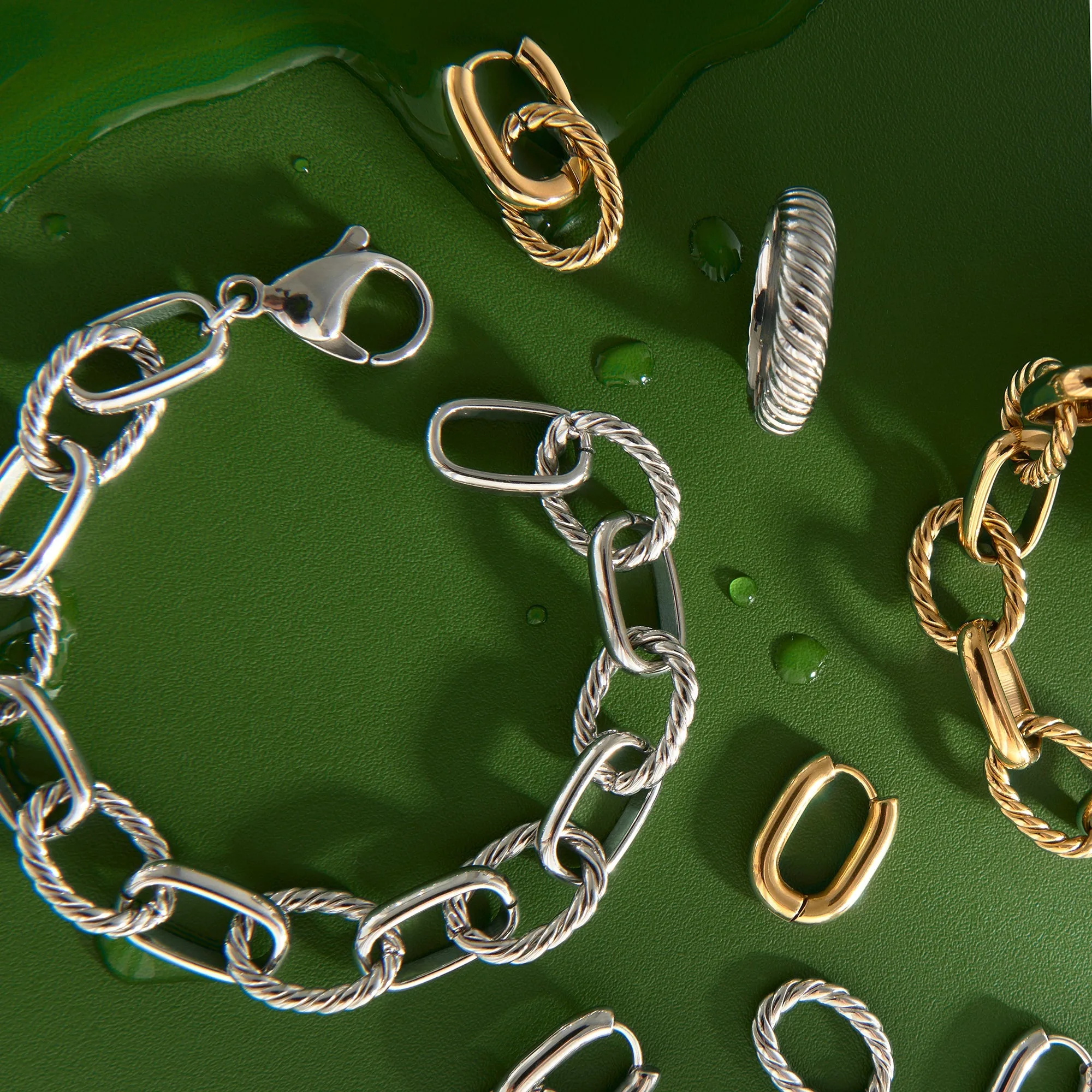 accessoires en or Cecilia Huggie